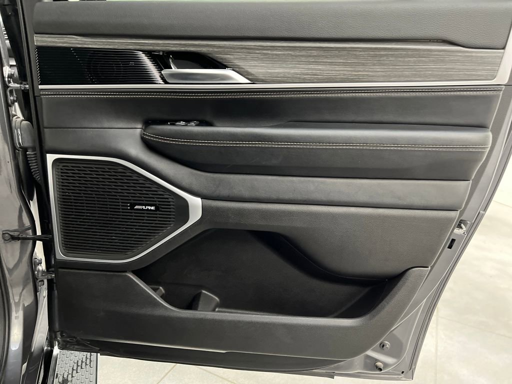 Used 2024 Jeep Wagoneer L Series II image 20