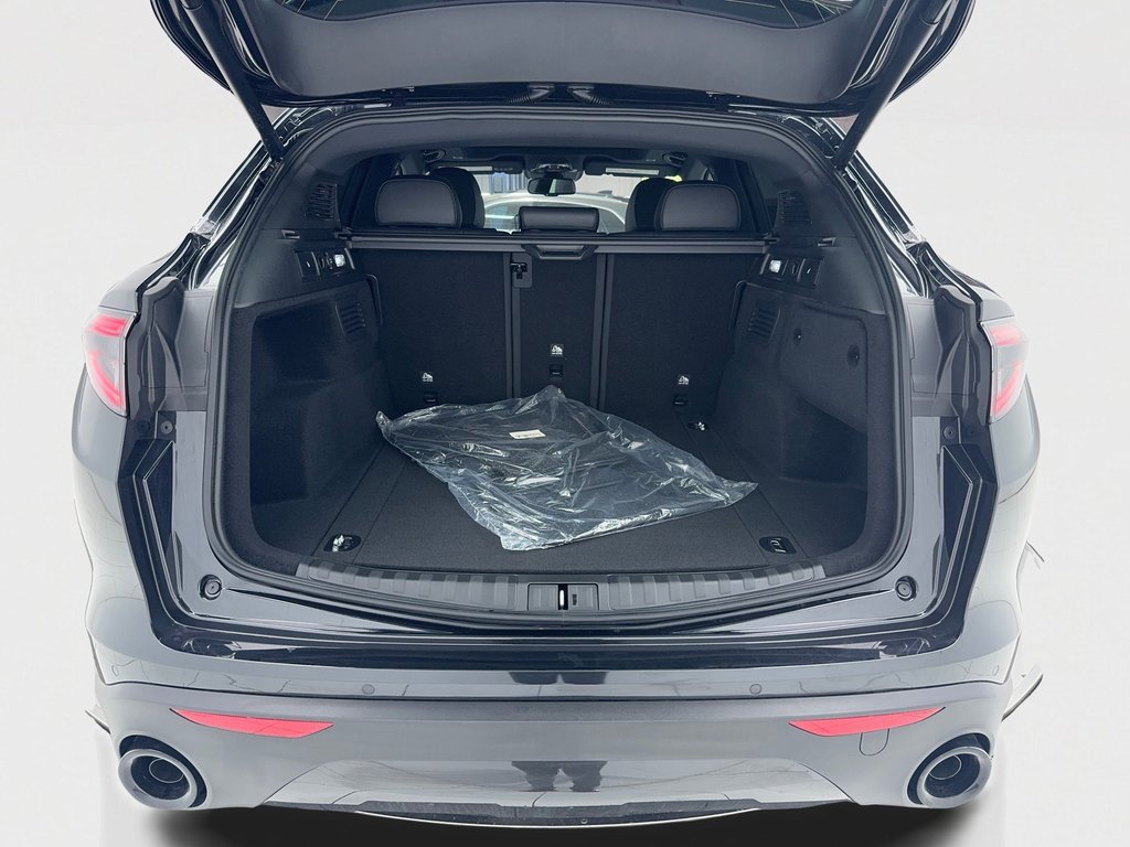New 2025 Alfa Romeo Stelvio Sprint w/ Convenience Package image 12