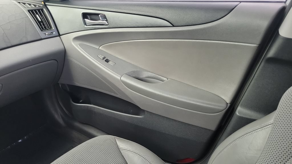 Used 2013 Hyundai Sonata SE FWD image 13