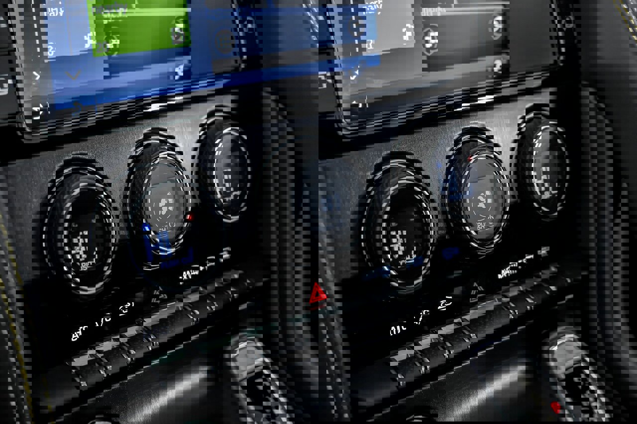 Used 2018 Jaguar F-TYPE 400 Sport image 28