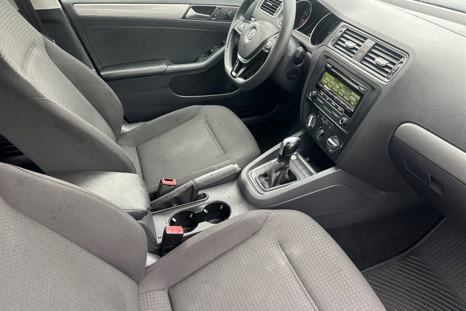 Used 2015 Volkswagen Jetta SE image 14