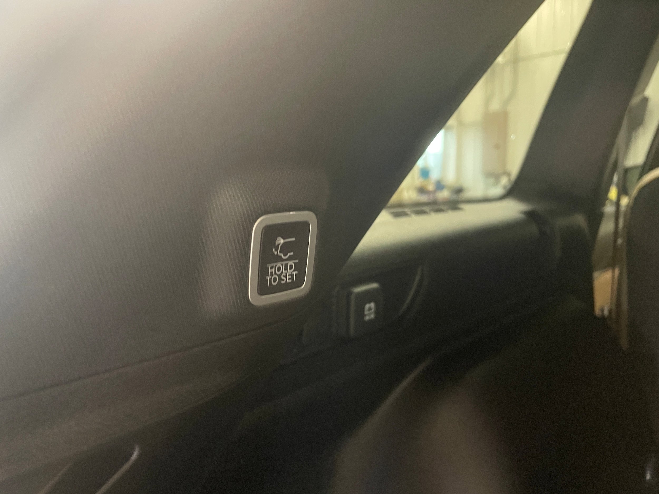 Used 2024 Jeep Grand Cherokee Limited AWD/4WD image 29