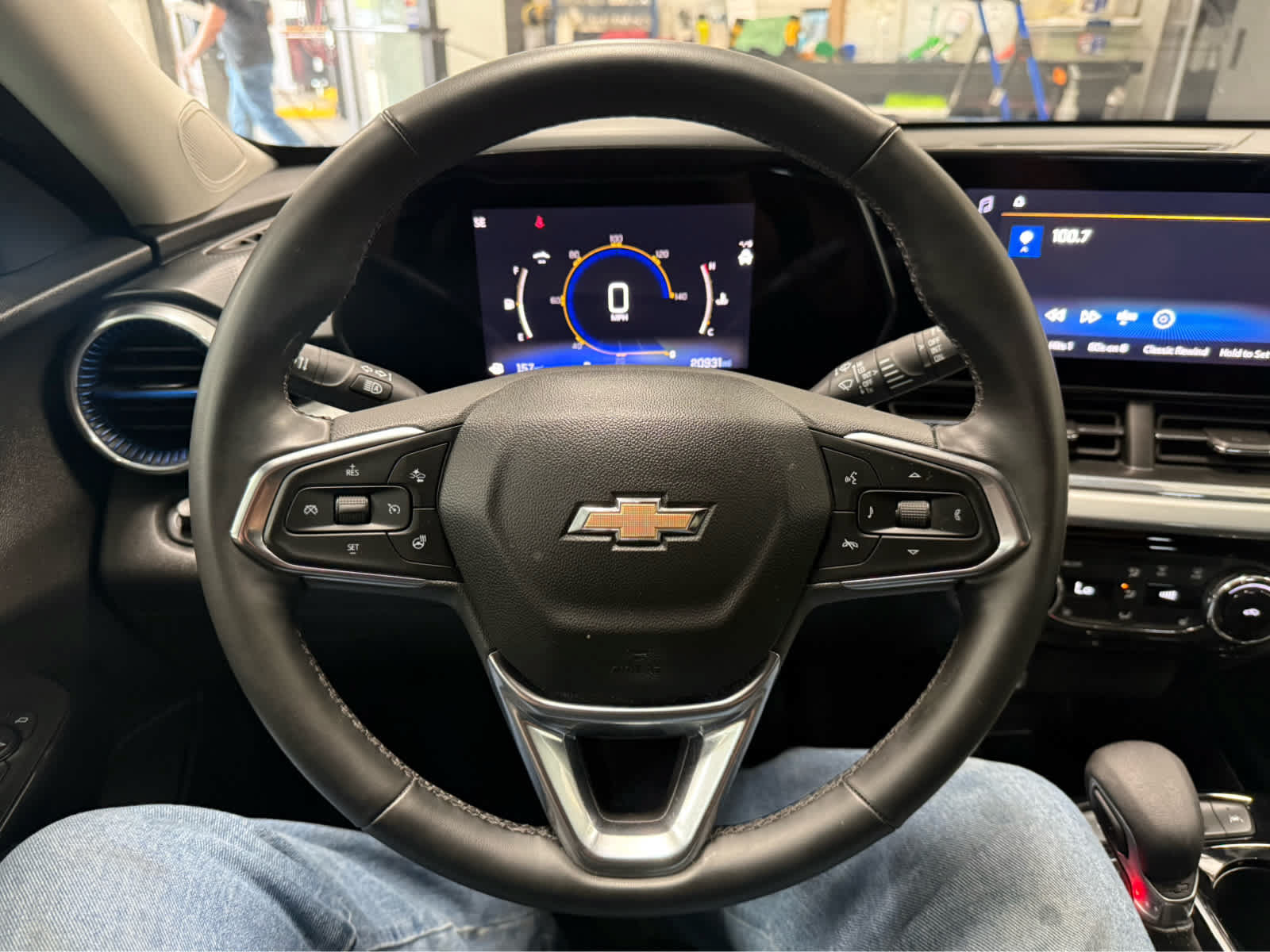 Used 2025 Chevrolet Trax LT w/ Driver Confidence Package FWD image 11