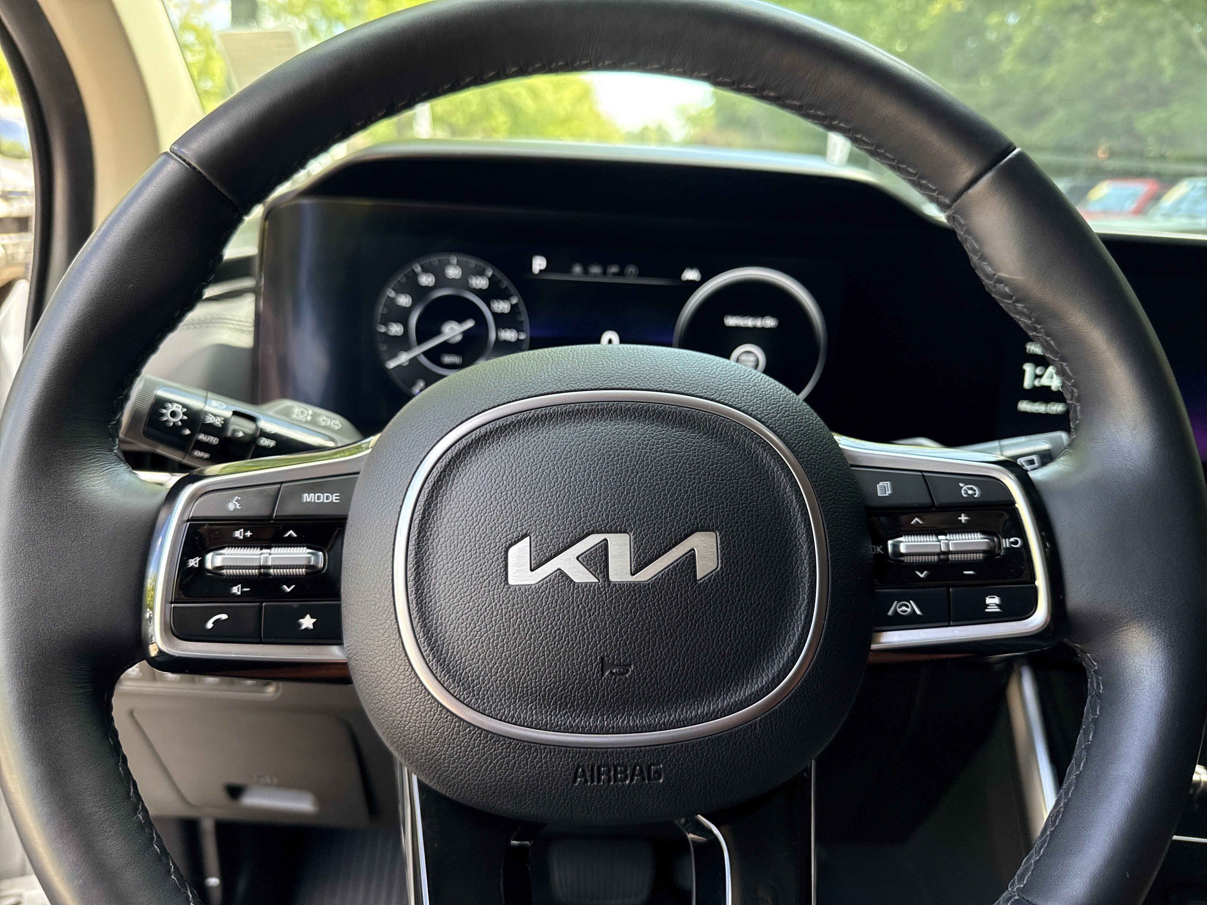 Used 2024 Kia Carnival SX Prestige image 24