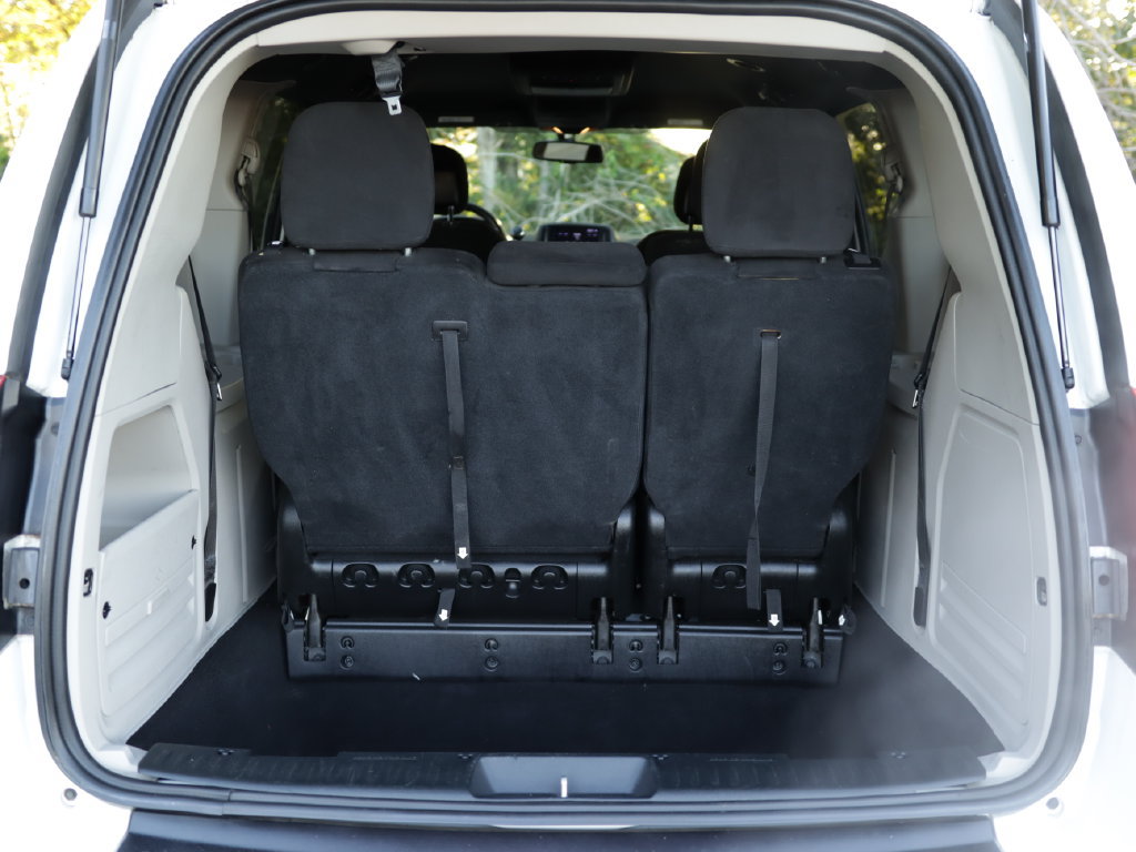 Used 2016 Dodge Grand Caravan SE FWD image 27