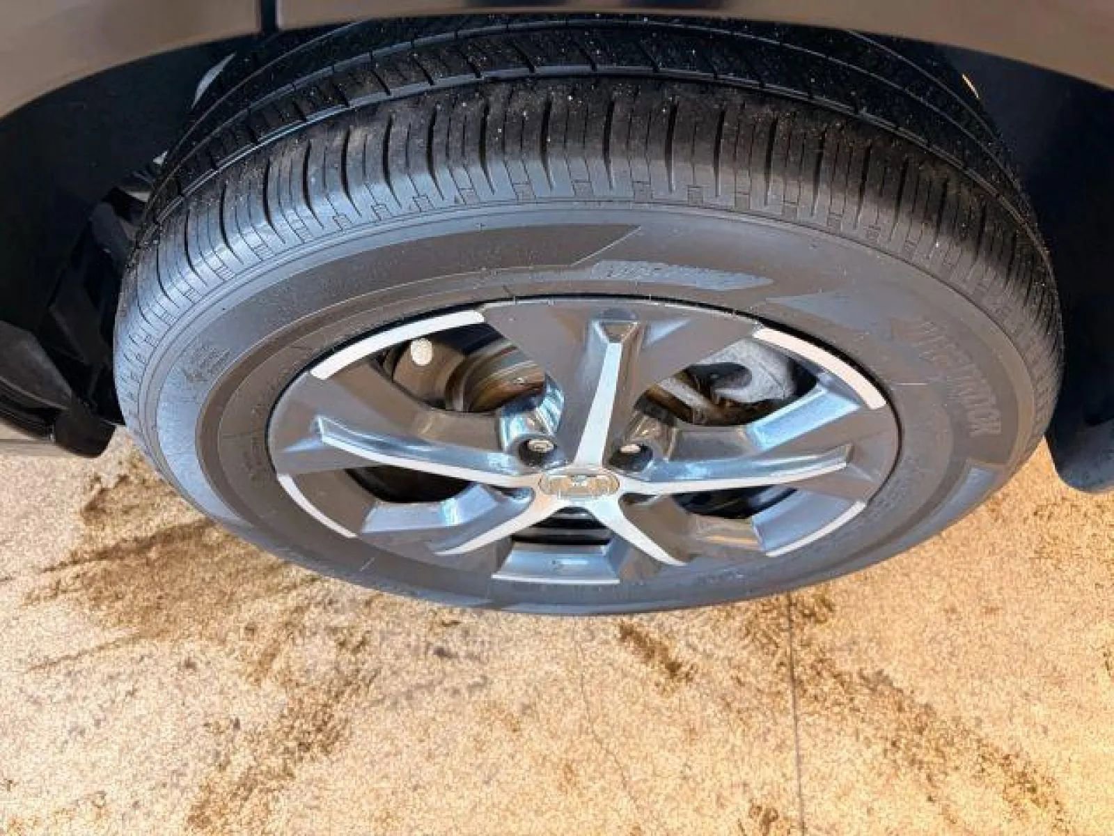 Used 2023 Honda HR-V EX-L image 43