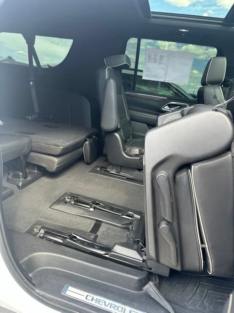 Used 2021 Chevrolet Suburban Premier w/ Premium Package AWD/4WD image 47