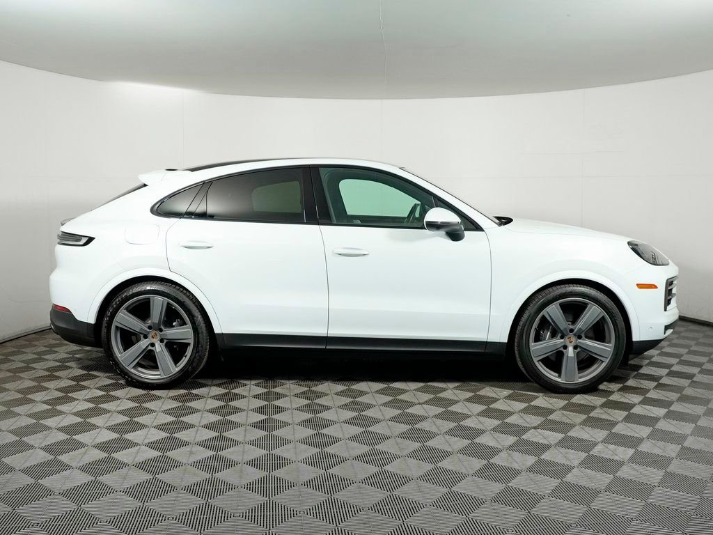 Certified 2024 Porsche Cayenne Coupe AWD/4WD image 8
