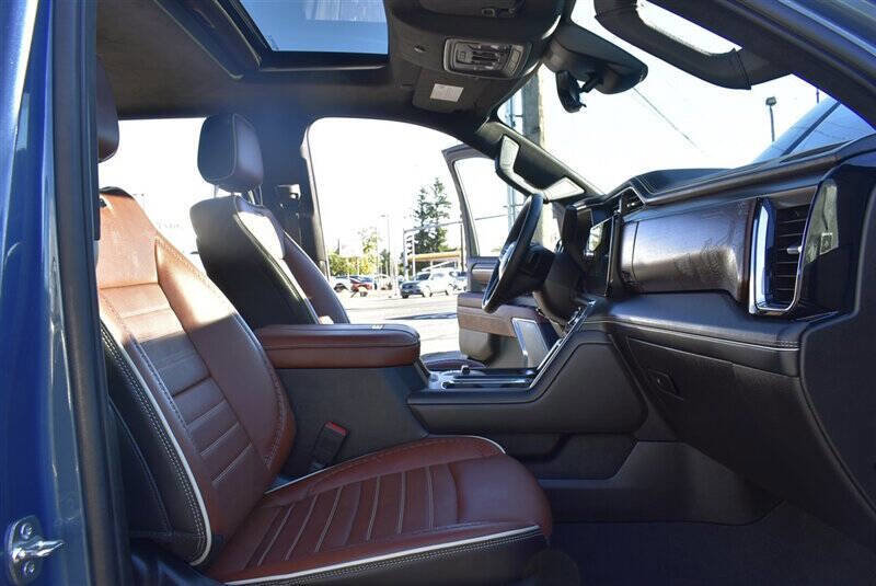 Used 2025 GMC Sierra 3500 Denali Ultimate image 30