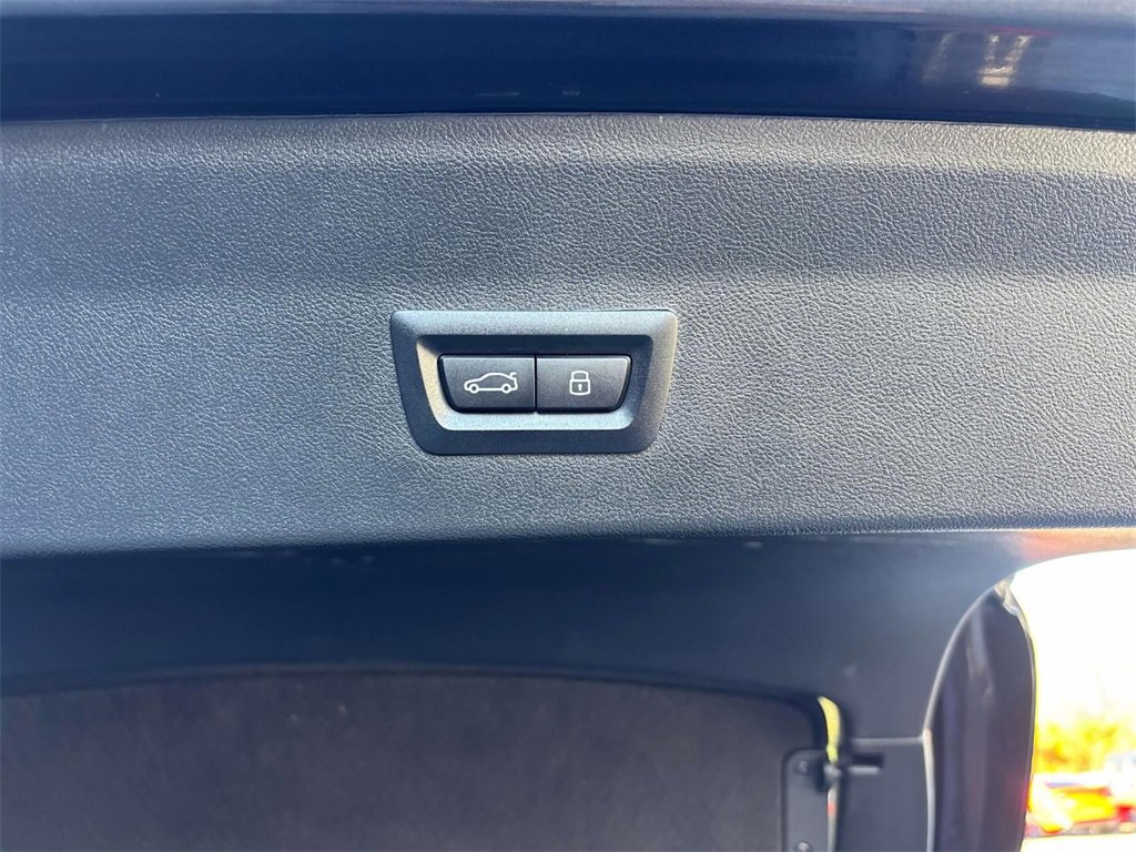 Used 2025 BMW X4 xDrive30i image 17