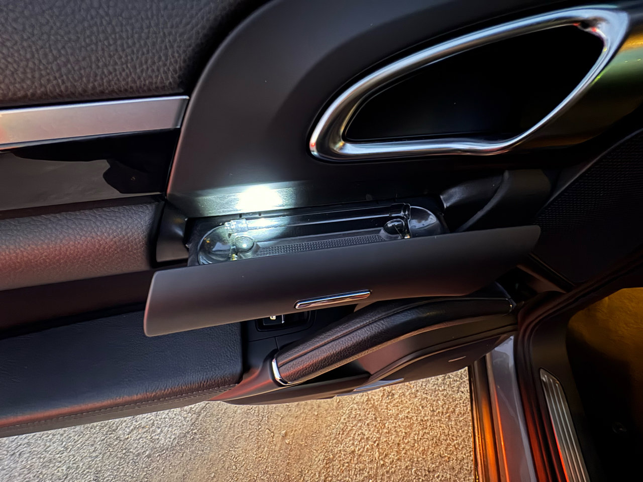 Used 2013 Porsche Cayenne S image 38