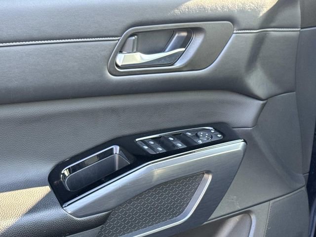 Used 2022 Nissan Pathfinder SL w/ Cargo Package image 16