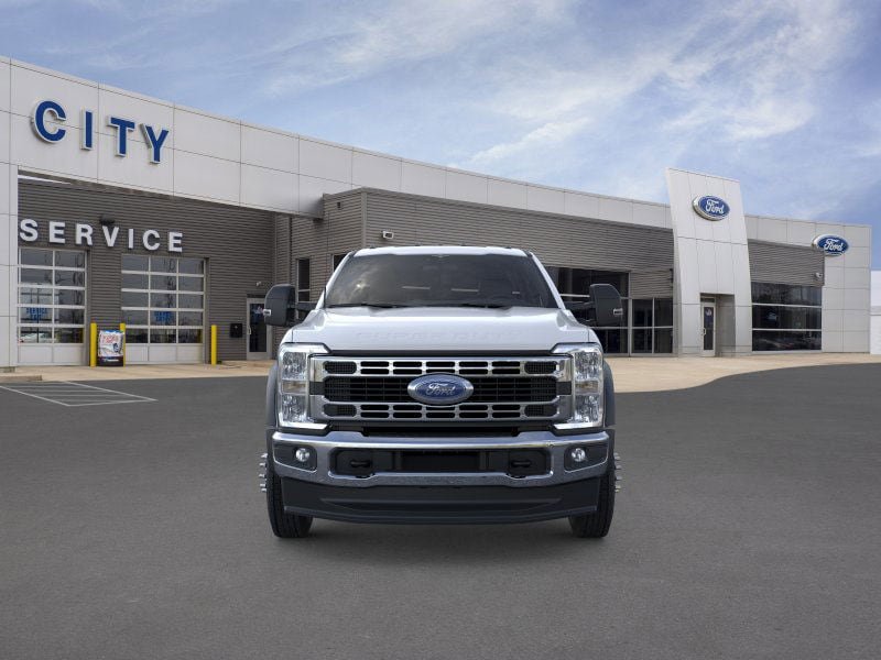 New 2025 Ford F550 4x4 Regular Cab Super Duty image 2