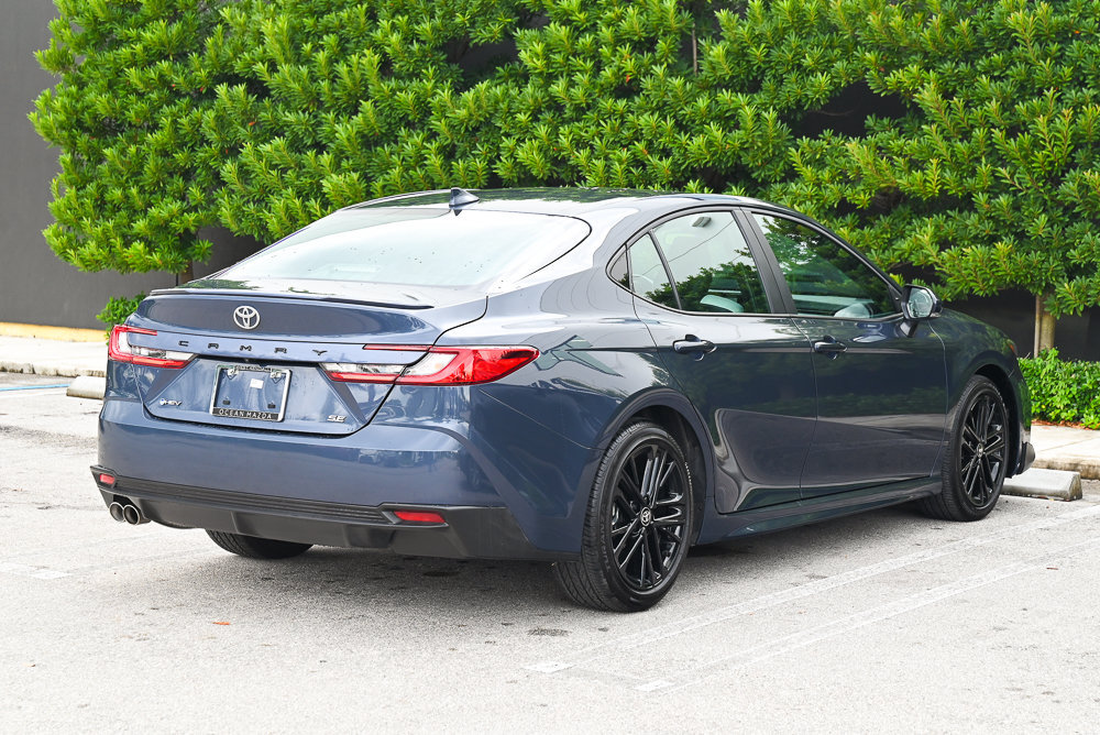 Used 2026 Toyota Camry SE FWD image 4