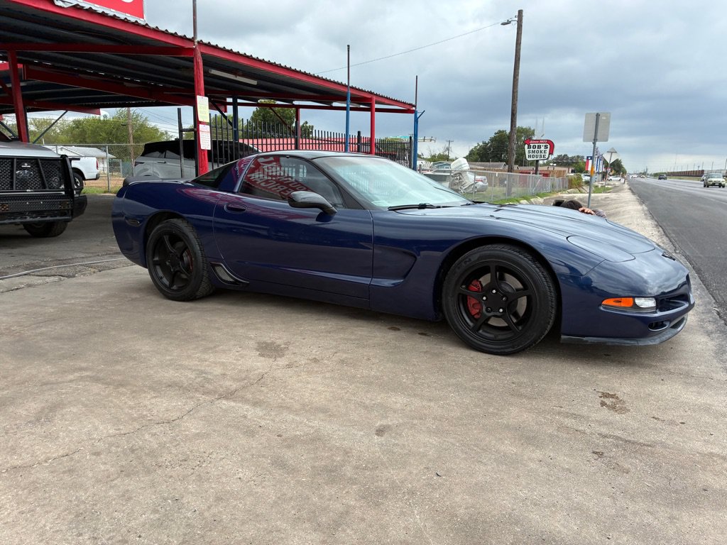 Used 2004 Chevrolet Corvette Coupe w/ Preferred Equipment Group RWD image 34