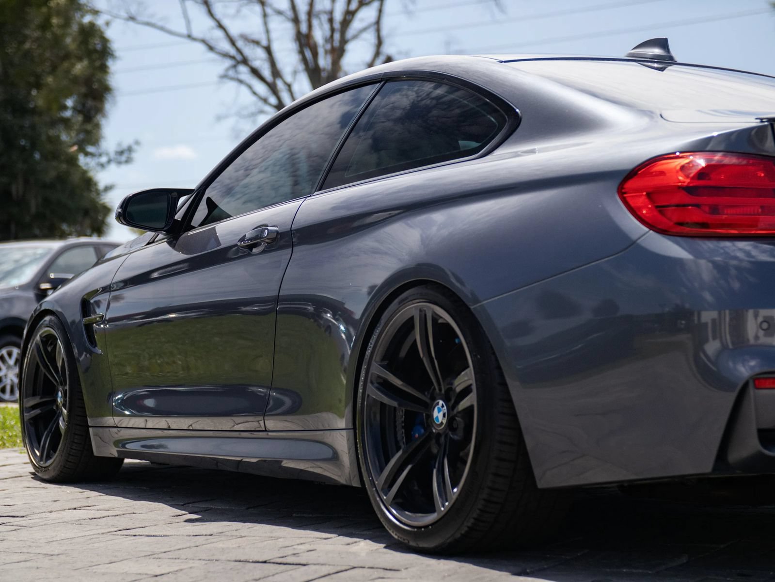 Used 2015 BMW M4 Coupe w/ Executive Package RWD image 10
