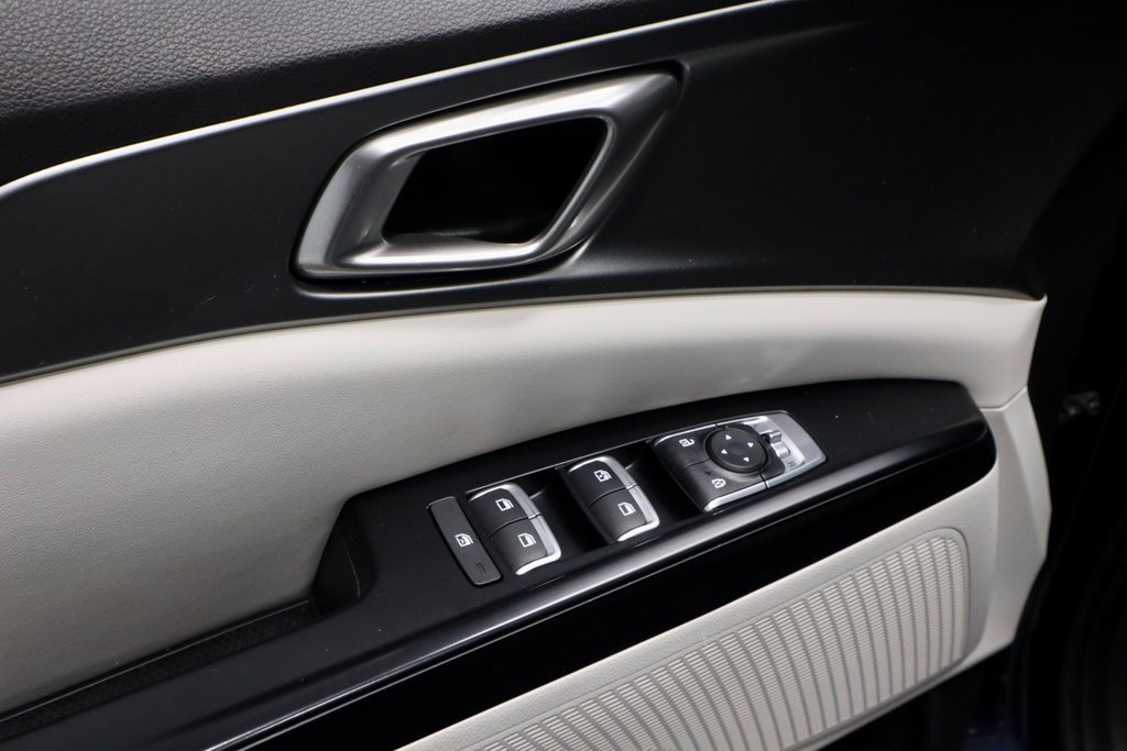 Used 2024 Kia Carnival LX image 22