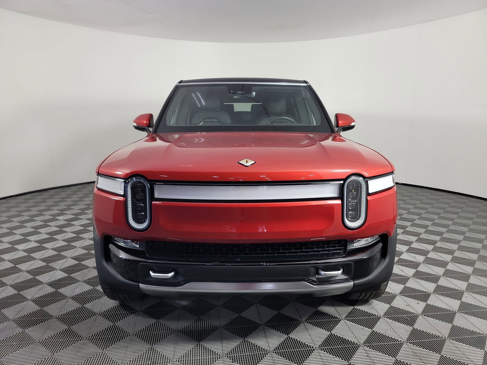 Used 2024 Rivian R1S Adventure image 8