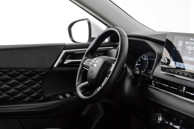 Used 2022 Mitsubishi Outlander SEL image 14