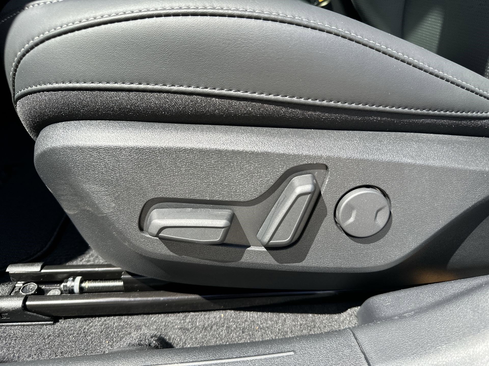 New 2025 Kia EV6 Wind image 16