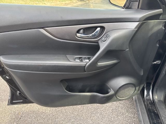 Used 2016 Nissan Rogue S FWD image 14