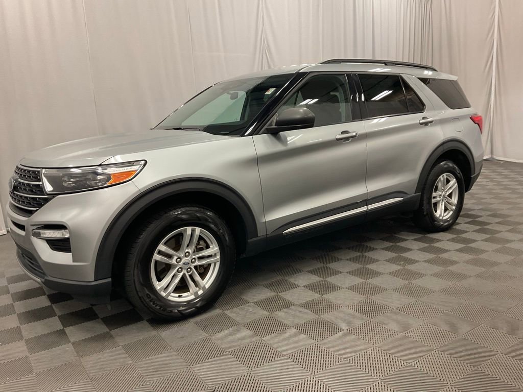 Used 2023 Ford Explorer XLT w/ Equipment Group 202A AWD/4WD image 12