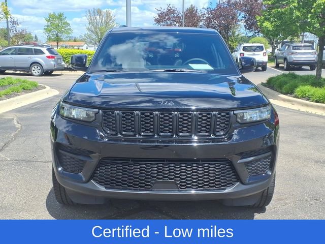 Certified 2024 Jeep Grand Cherokee Altitude AWD/4WD image 2