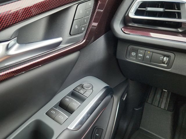 New 2027 Chevrolet Traverse RS w/ LPO, Floor Liner Package FWD image 23
