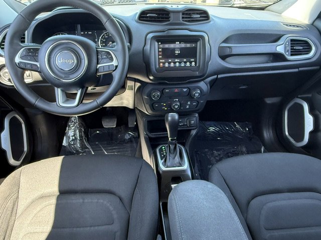 Used 2018 Jeep Renegade Latitude w/ Popular Equipment Group image 22