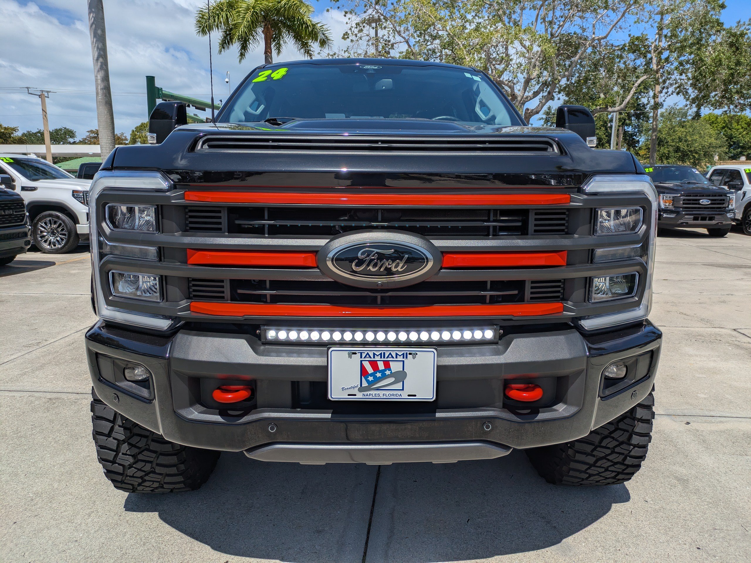 Used 2024 Ford F250 Lariat w/ Lariat Ultimate Package AWD/4WD image 8