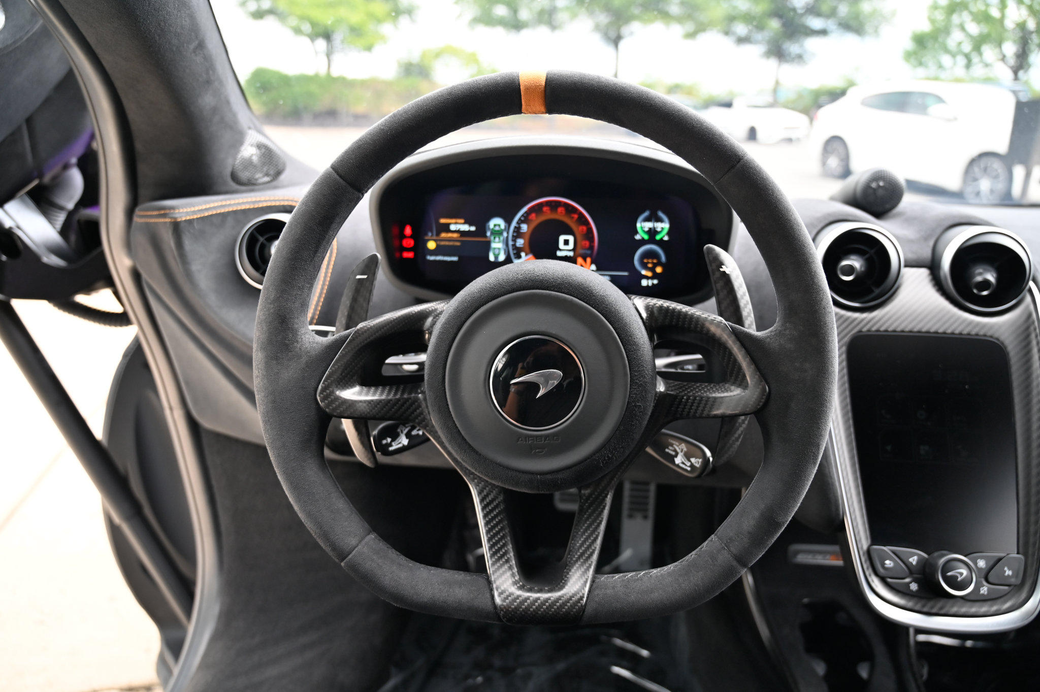 Used 2019 McLaren 600LT RWD image 18