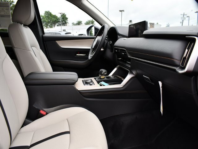 New 2025 MAZDA CX-70 Plug-In Hybrid w/ Premium Pkg image 34
