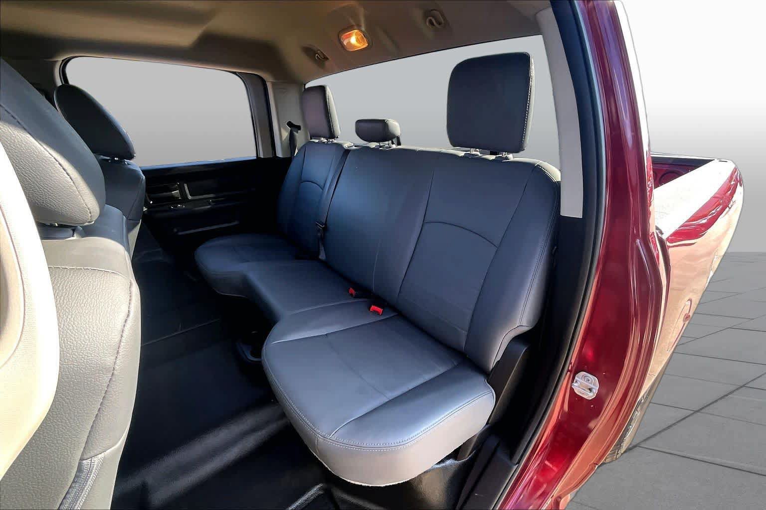 Used 2019 RAM 1500 Tradesman w/ Chrome Appearance Group RWD image 21