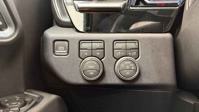 New 2026 Chevrolet Silverado 3500 LTZ w/ LTZ Plus Package AWD/4WD image 33