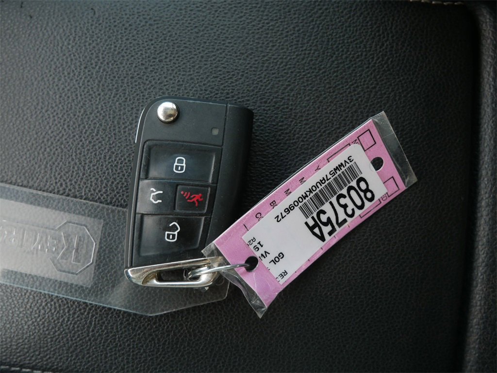 Used 2019 Volkswagen Golf SE w/ Driver Assistance Package image 28