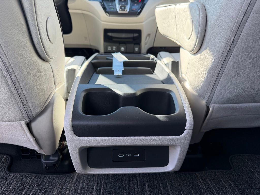 New 2026 Honda Odyssey Touring image 8