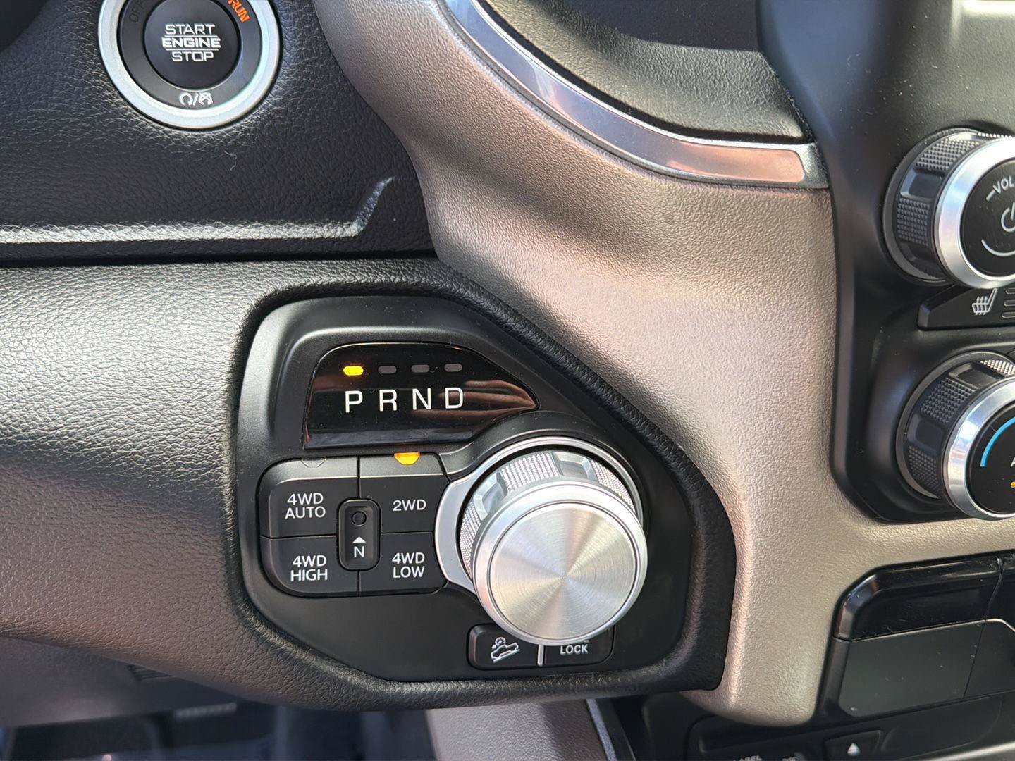 Used 2019 RAM 1500 Laramie w/ Sport Appearance Package AWD/4WD image 28