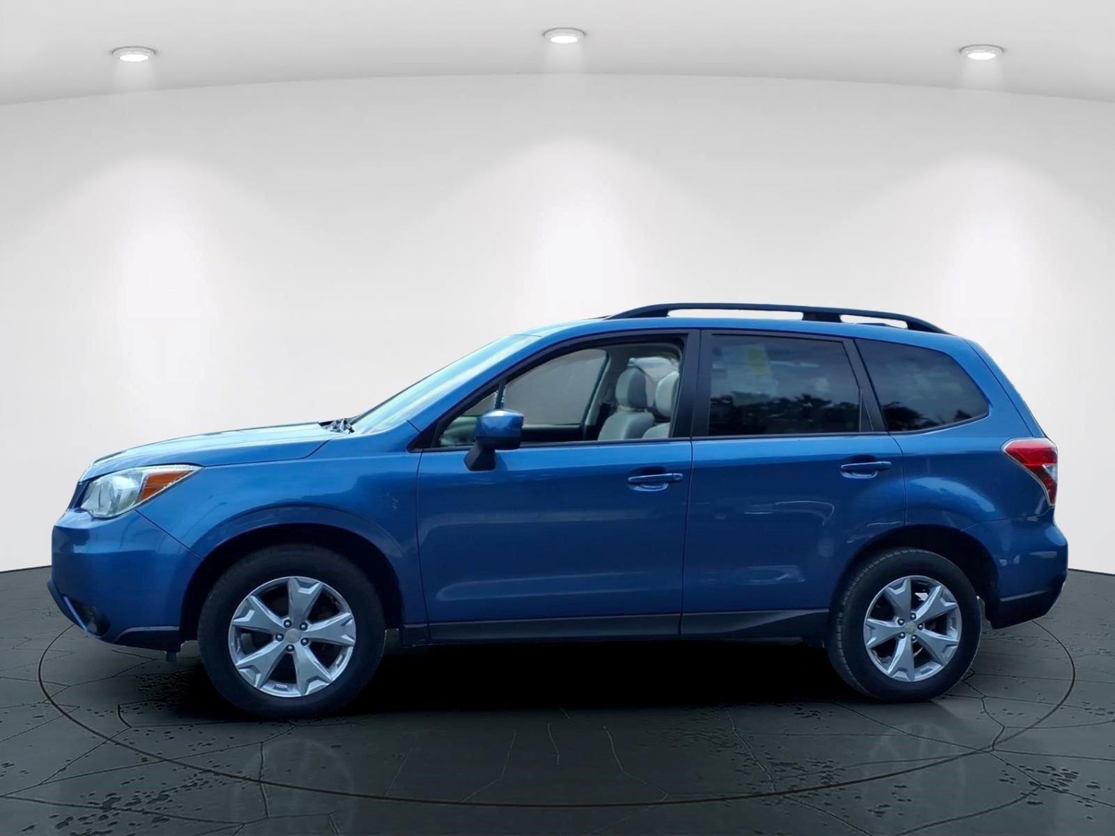 Used 2016 Subaru Forester 2.5i Premium w/ All-Weather Package AWD/4WD image 6