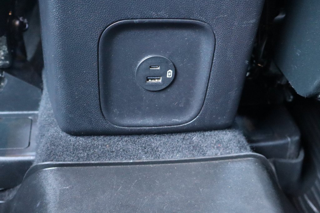 Used 2022 Ford Escape SE w/ SE Sport Appearance Package image 21