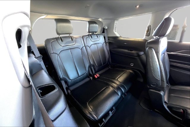 Used 2023 Jeep Grand Cherokee L Limited AWD/4WD image 18