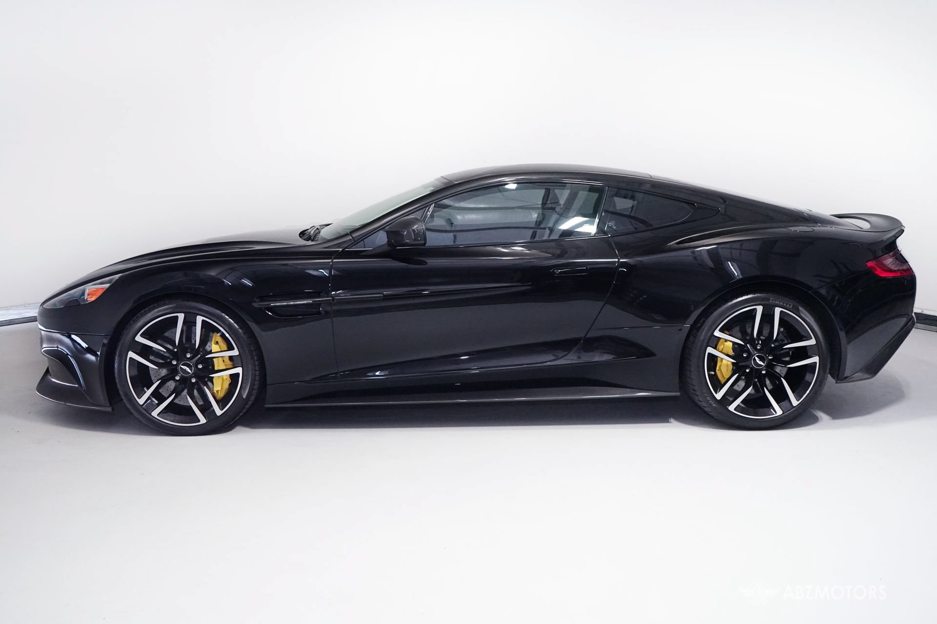 Used 2015 Aston Martin Vanquish Coupe RWD image 4