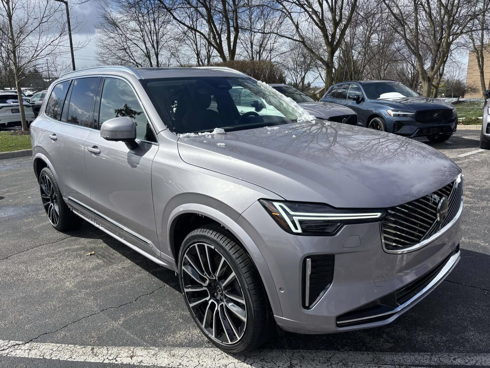 New 2026 Volvo XC90 B6 Plus w/ Protection Package Premier AWD/4WD image 3