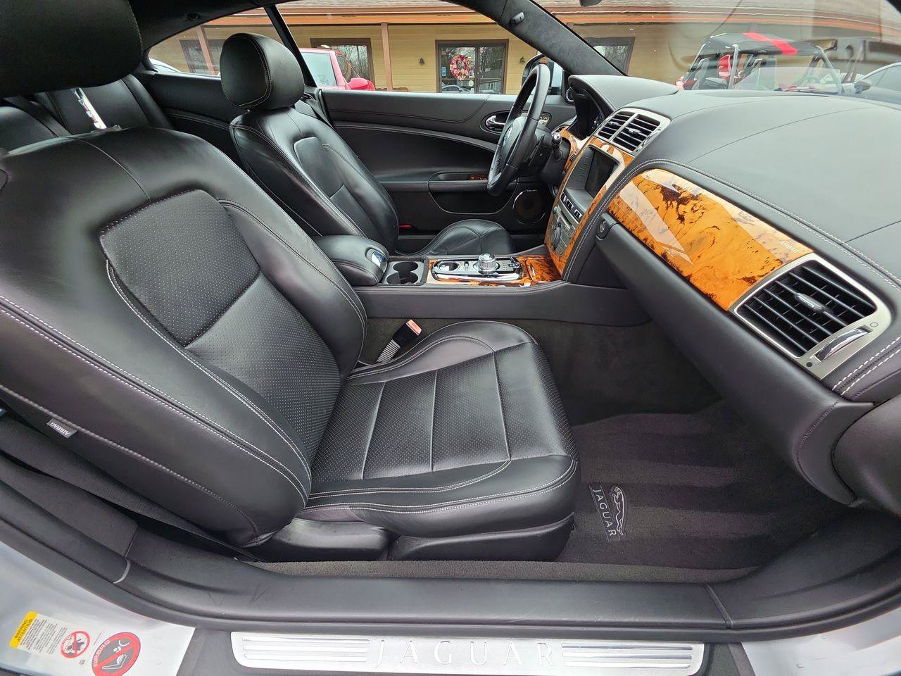 Used 2010 Jaguar XKR R RWD image 8