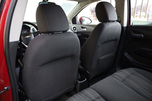 Used 2017 Chevrolet Sonic LT w/ Convenience Package image 17