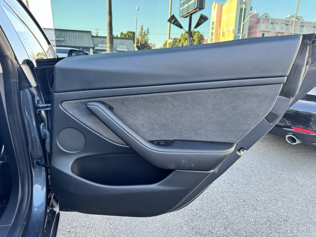 Used 2023 Tesla Model 3 Standard Range image 35