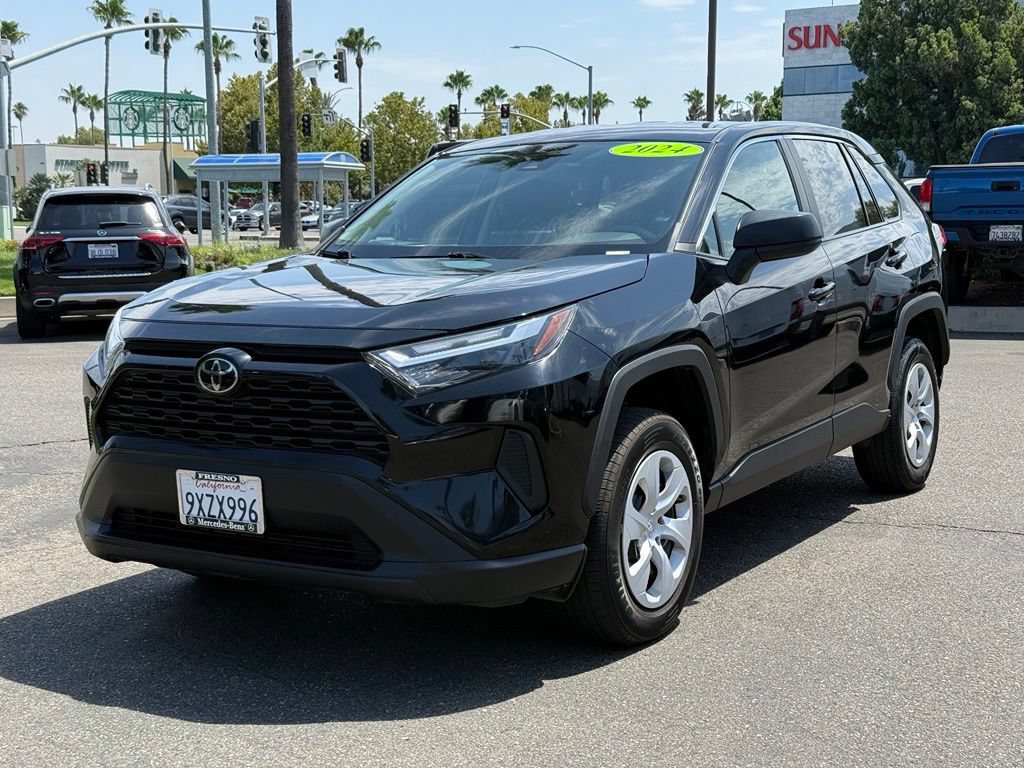 Used 2024 Toyota RAV4 LE AWD/4WD image 7