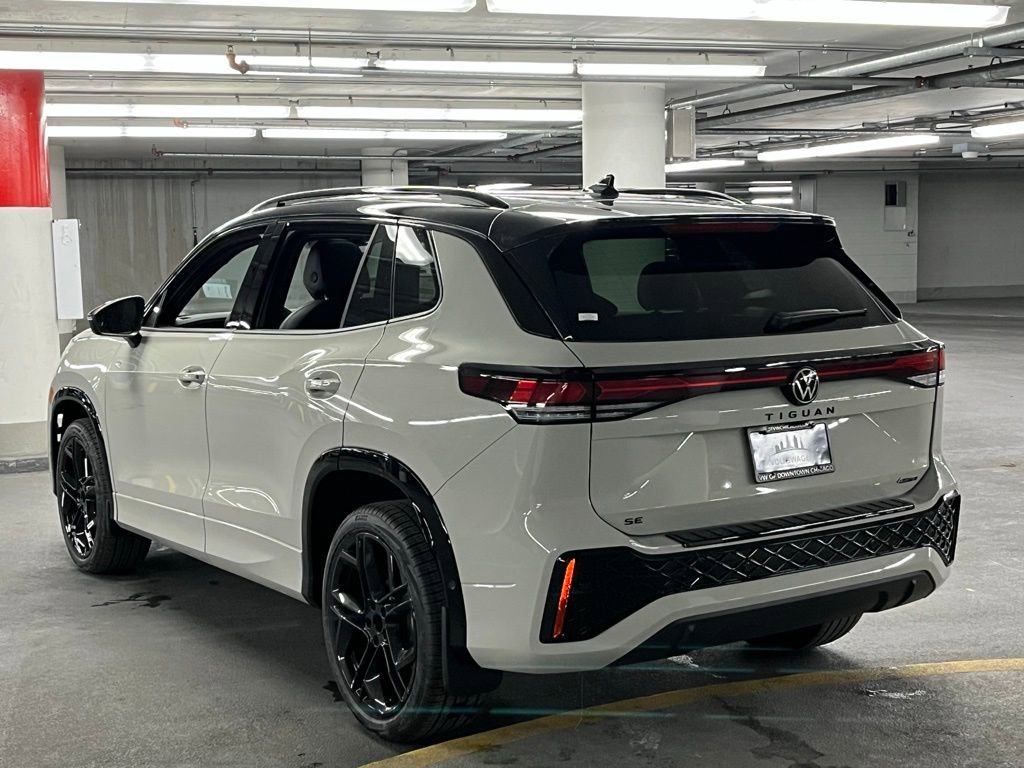 New 2026 Volkswagen Tiguan SE R-Line FWD image 5