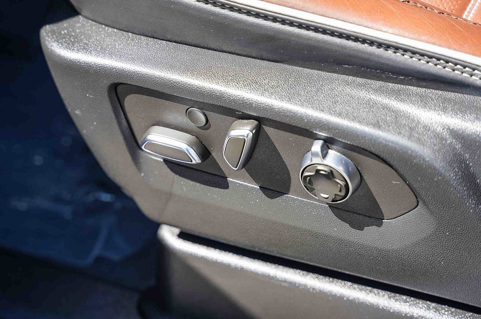 Used 2023 GMC Yukon XL Denali Ultimate image 22