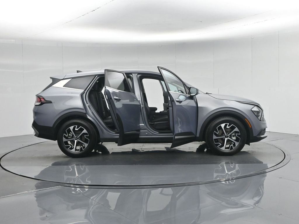 Used 2023 Kia Sportage EX image 5