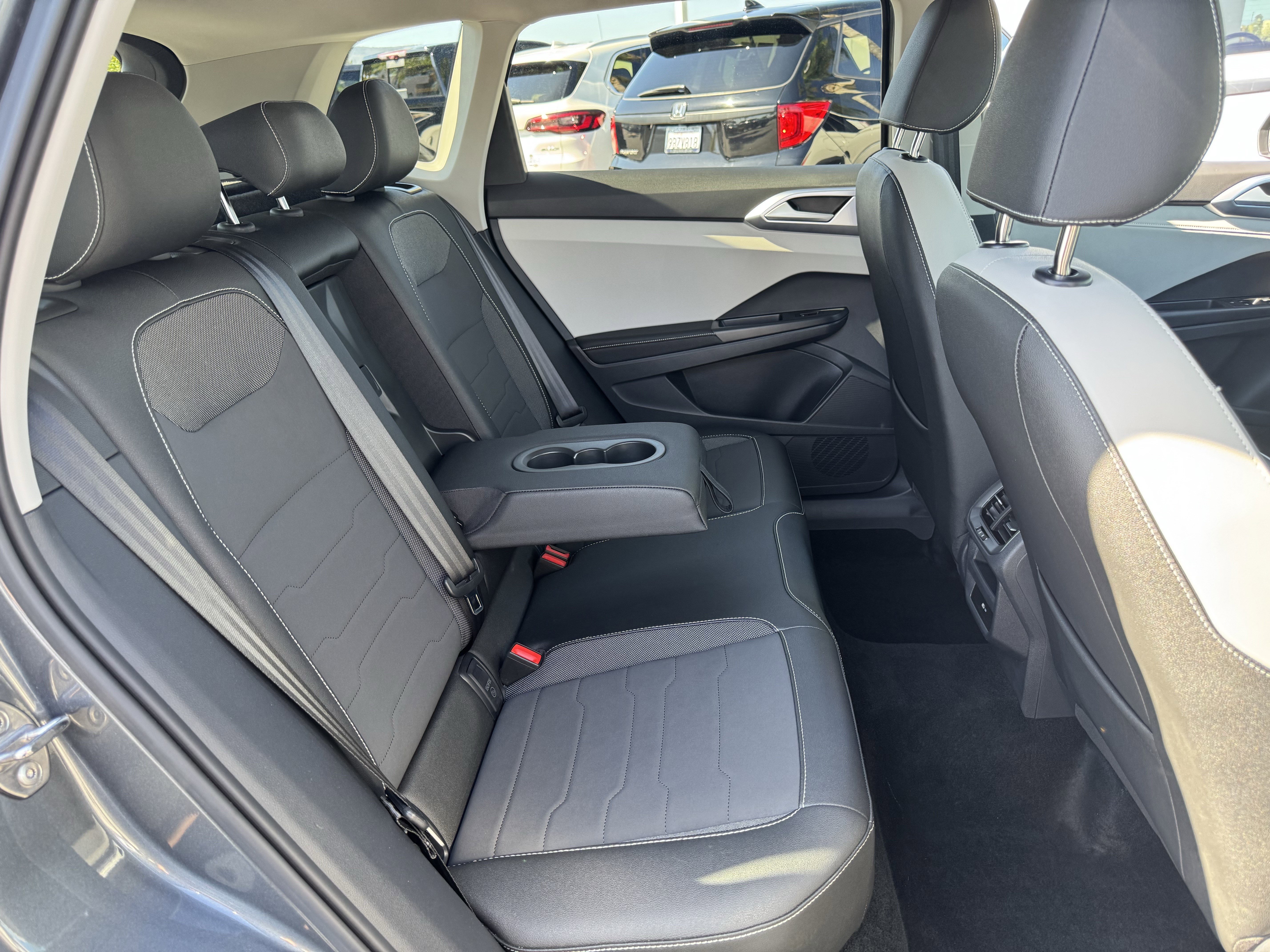 Used 2025 Volkswagen Taos SE image 35